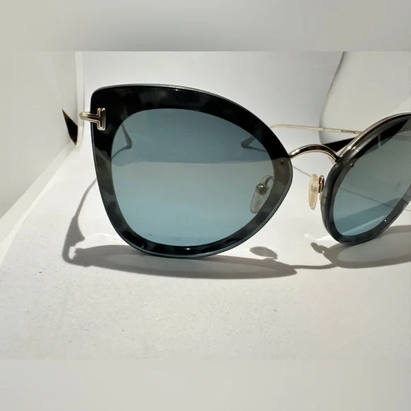 Tom Ford Black and Gold Sunglasses - Picture 4 of 8